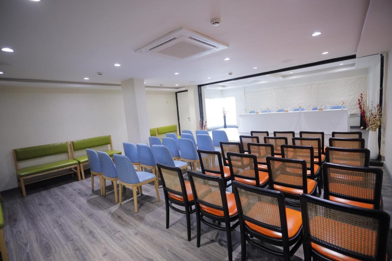 The Avenue Hotel Ballygunge Kalkuta Zewnętrze zdjęcie